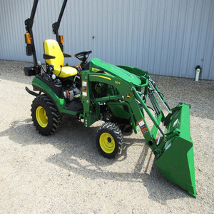 Tracteur compact John Deere 1025R 24HP 4x4, transmission hydrostatique, chargeur frontal, pelle arrière, tondeuse, prêt à l'emploi, à vendre - Product Image 1