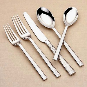 Ensemble de couverts en acier inoxydable de haute qualité avec doublure en argenterie dorée vintage Poignée de conception Ensemble de cuillères de mariage de luxe pour hôtels - Product Image 1