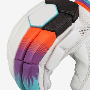 Guantes de Bateo de Críquet Personalizados de la Mejor Calidad, Cómodos, Transpirables, Antideslizantes, Ligeros y Duraderos, de Cuero - Product Image 3