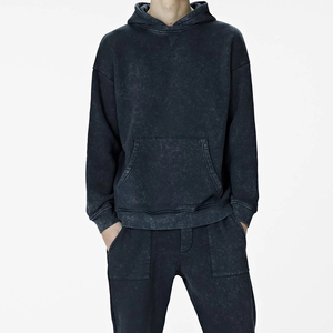 Vêtements à logo personnalisé au design unique, sweats à capuche délavés à la pierre pour hommes, sweats à capuche en coton mélangé de base pour hommes fabriqués au Pakistan - Product Image 4
