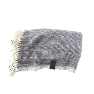 Meilleures ventes Couverture d'hiver en flanelle Sherpa Queen et King Size personnalisée en laine épaisse pour la maison et les voyages - Product Image 1