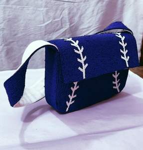 กระเป๋าลูกปัดแก้วหลากสีพร้อมหูหิ้ว กระเป๋าถือลำลอง งานฝีมืออินเดีย ทำด้วยมือ รูปทรงบาแกตต์ งานฝีมือ MS - Product Image 1