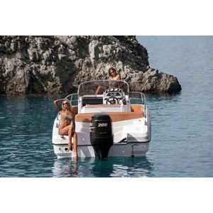 Bateau à console Ranieri Voyager 23 S 6,75x2,40m Fabriqué en Italie - Product Image 4