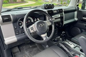 TOYOTA FJ CRUISER USADO 2010, Volante a la Izquierda/Derecha - Product Image 3