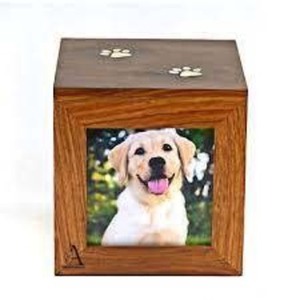 Urnes de crémation en bois faites à la main de style américain de haute qualité pour les cendres de chat et de chien Urnes funéraires en gros pour animaux de compagnie - Product Image 1