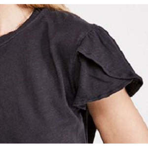 T-shirt da donna Free People Latte nera in jersey di cotone traspirante, design semplice e aderente, decorazione con rivetti, disponibile nelle taglie XXS, XS, XL, XXL, 4XL - Product Image 3