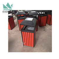 Poubelle/poubelle carrée plus grande DA-78A, poubelle en métal bon marché de jardin, poubelle extérieure en bois Fabricant chinois Poubelles en bois