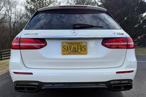 Mercedes-AMG E63 S Wagon 2018 usado de primera calidad, V8 biturbo, tracción en las cuatro ruedas. - Product Image 3