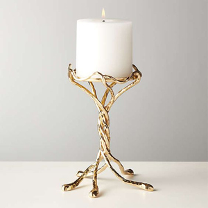Candelabro de metal decorativo para el hogar de diseño clásico, candelabro de metal de la mejor calidad, candelabro de color dorado a un precio atractivo - Product Image 6