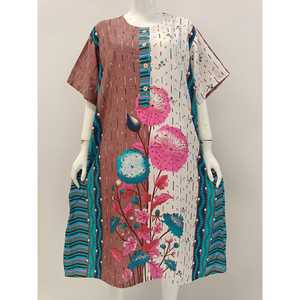 Femmes Jumbo Taille Motif Floral À Manches Courtes Chemises De Nuit Confortables Rayonne Vêtements De Nuit Avec Fermeture À La Taille Élastique Pour L'été - Product Image 1