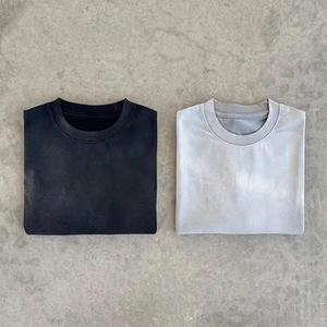 เสื้อยืดโอเวอร์ไซส์สำหรับผู้ชายเสื้อฮิปฮอปสตรีท320กรัมเสื้อครอปทรงบ็อกซี่ทรงลำลองปักลายแบบหรูหราออกแบบได้ตามต้องการ - Product Image 1