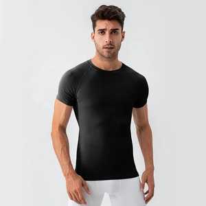 Camiseta ajustada de nuevo estilo para hombre, camiseta de verano con serigrafía personalizada para gimnasio, trabajo físico, algodón/poliéster, cintura ajustada, cuello suave - Product Image 1