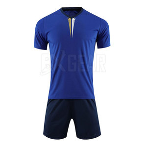 Conjunto de uniforme de fútbol personalizado al por mayor disponible en varios tamaños, colores y estilos diseñados para clubes escolares y equipos - Product Image 1