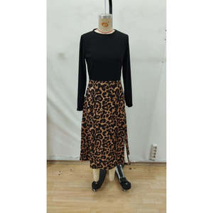 Blusa de Crepé Importada de Manga Larga y Cuello Redondo para Mujer de Jane's con Vestido Midi de Modal Estampado - Estilo Casual Elegante 32287 - Product Image 4