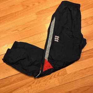 กางเกงวิ่งขาตรงของผู้ชายผ้าไนลอนผูกเชือกเอวด้านข้างลายทางทรงแบ็กกี้สไตล์ลำลองปักโลโก้ - Product Image 1