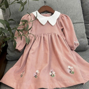 Vestido de lino suave hecho a mano para niñas pequeñas, estilo informal para el primer cumpleaños de niños pequeños, OEM hecho en Vietnam - Product Image 2