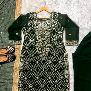 Lourd Designer Dernières Vêtements De Mariage Faux Georgette Fil Lourd Avec Séquence Broderie Top Et Pantalon Avec Bordure En Dentelle Dupatta - Product Image 1