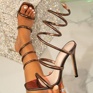 รองเท้าส้นสูงสไตล์ยุโรปและอเมริกา รุ่นใหม่ ส้นเข็มสูงพิเศษ ลายงูพันสีทอง หัวงู - Product Image 5