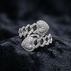 Anillo de doble cabeza de serpiente con incrustaciones de circonitas en oro blanco para hombre, joyería de moda de lujo y estilo audaz. - Product Image 3