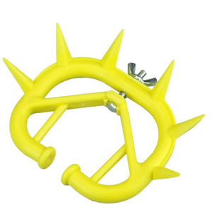 Instrument vétérinaire pour l'élevage : Anneau nasal en plastique pour veau, anti-sucette, avec picots, outils de diagnostic vétérinaire - Product Image 1