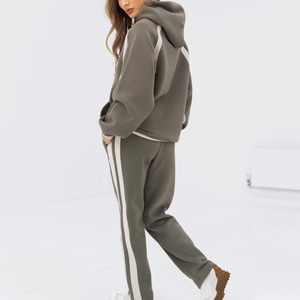 Conjunto de chándal sólido personalizado OEM para mujer tejido transpirable bordado Vintage cremallera completa Sudadera con capucha pantalones logotipo estampado Etiqueta Privada - Product Image 3