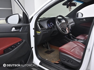 Hyun-Dai Tucson 2017 2.0 CRDi ดีเซลอัตโนมัติ SUV รถเกาหลีที่เชื่อถือได้กว้างขวางและประหยัดน้ำมัน - Product Image 6