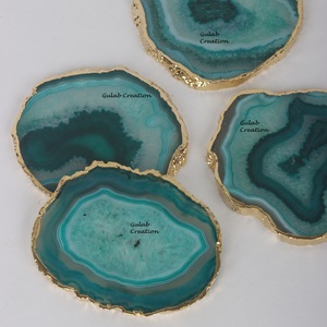 Fabriqué à la main forme irrégulière vert Agate cristal sous-verre ensemble résine matériel or bords pour la décoration de la maison cadeaux de pendaison de crémaillère - Product Image 4