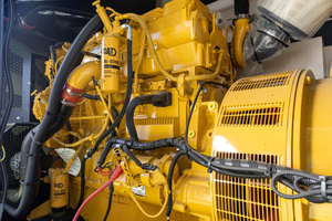 Groupe électrogène diesel de secours encastré de 600 kW, 277/480 V triphasé, disjoncteur 902A 1200A - Product Image 3