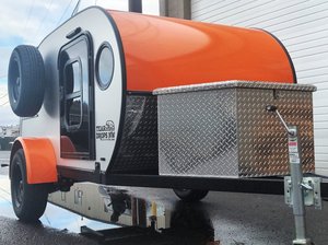 Remolques de fibra de vidrio tipo lágrima decorados en venta - Product Image 5