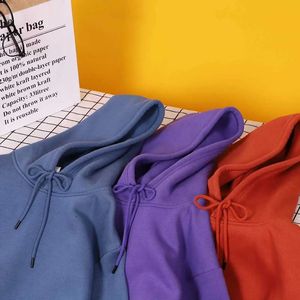 ราคาขายส่ง เสื้อฮู้ดดี้ผู้ชายผ้าฝ้ายพิมพ์ลาย 100% แบบสวมหัว น้ำหนักมาก ผ้าเฟรนช์เทอร์รี่ สำหรับฤดูหนาว รับทำโลโก้ตามสั่ง - Product Image 5