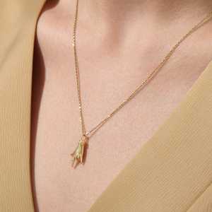 Collar con Colgante de Plata de Ley 925 Chapado en Oro y Rodio con la Frase 'Te Amo' en Señal de Lengua, Regalo para Mamá - Product Image 3