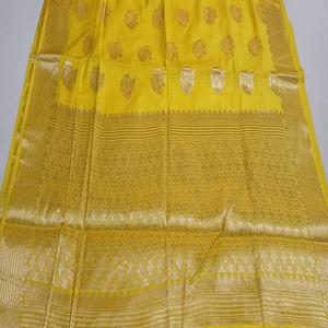 Sarees de Seda de Diseño y Colección 100% Tejida a Mano - Elegancia Inigualable - Product Image 1