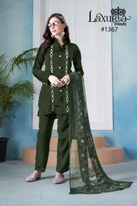 El último diseñador Satin Georgette Saree y Salwar Kameez Set Étnicamente bordado por Fab Zone para fiestas - Product Image 3