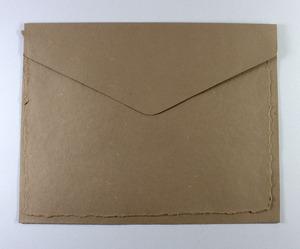 Ensemble de papeterie de luxe, papier à bords festonnés 250 g/m² avec enveloppe assortie, papier recyclé fait main à partir de fibres de coton - Product Image 1