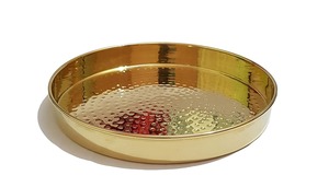 Gran oferta de bandeja de servicio de latón con asas de agarre fino y diseño de plato hondo para uso de alimentos y decoración disponible a granel - Product Image 4