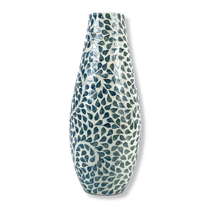 Vase en mosaïque bleue fait main, vase élégant et haut en nacre pour le salon, l'entrée, l'hôtel ou la décoration intérieure de bureau - Product Image 1