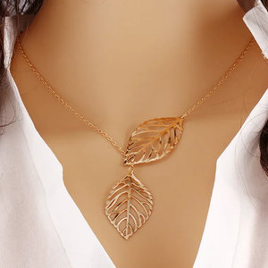 Collar Delysia King Leaf, Cadena de Clavícula con Doble Hoja, Aleación Chapada en Oro y Titanio, Cadena de Caja Moderna para Regalo - Product Image 2