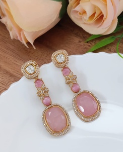 Boucles d'oreilles Moissanite Polki avec double pierre pour femmes Boucles d'oreilles de luxe pour filles Boucles d'oreilles au design magnifique et unique - Product Image 4