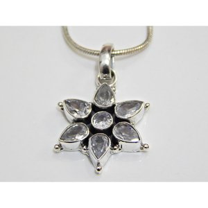 Cadena clásica de Plata de Ley 925 con colgante floral de Zirconia cúbica blanca Joyería de boda de platino - Product Image 3