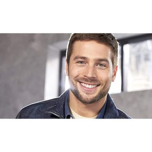 Tondeuse à cheveux pour homme, technologie DualCut, 13 réglages de longueur (0,5-23 mm), lame en acier inoxydable, batterie, anti-bouchon, argent/noir, US - Product Image 1