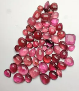 天然粉色电气石宝石惊人混合形状天然粉色电气石凸圆形珠宝