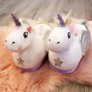 Pegasus SLOFFIES, pantoufles douces en forme de licorne pour enfants, taille unique, ajustement parfait pour les enfants - Product Image 1