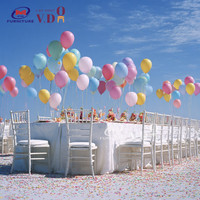 Chaise Chiavari en résine blanche empilable pour événements, banquets de mariage, hôtels et fêtes, avec coussin