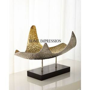 Nouvellement Arrivée Argent Couleur Finition Brillant Poli En Aluminium Coulé Mains Tenant Des Boules Designer Maison Sculptures Décoratives - Product Image 4