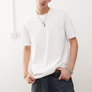 Camiseta de algodón con logotipo personalizado para hombre, cuello redondo, suave, lisa, cómoda, transpirable, camiseta informal para uso diario, camiseta para hombre - Product Image 1