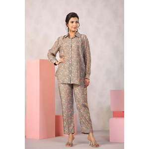 Conjunto de dos piezas de pantalones cortos de lino Grey Bloom, conjunto a juego para mujer, tallas 2XL y 3XL - Product Image 2