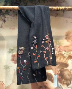 ผ้าพันคอผ้าปักฉลากสีขาวสำหรับการสั่งซื้อจำนวนมากและจำนวนสั่งซื้อขั้นต่ำน้อยนำเสนอโซลูชันการสร้างแบรนด์ตามสั่ง - Product Image 1