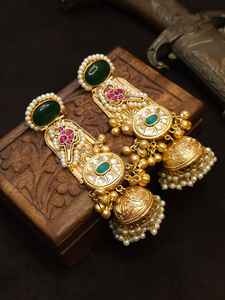 Boucles d'oreilles élégantes en forme d'oiseau plaquées or, faites à la main, pour femmes, accessoires légers et magnifiques, design personnalisé, à porter pour un mariage, Jumka - Product Image 2