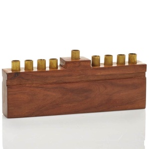 Minimalista de madera Menorah Hanukkiah con candelabros de latón hecho a mano Judaica Rectangular Hanukkah candelabro judío de moda - Product Image 3