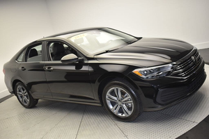 2024 para Sedán SE FWD Turbo R21 Volante a la Izquierda Interior Claro Bajo Kilometraje - Product Image 6